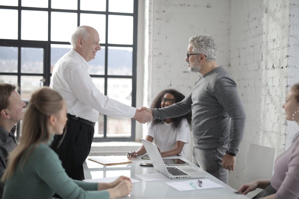 8 Employee Recognition Trends: What's Driving Retention This Year